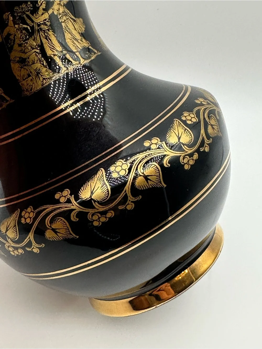 Vintage Greek SPARTHAS KERAMIK from Greece with decorative 24 K Gold detailing